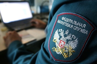 РБК: Российские налоговики начали массовые проверки россиян со счетами в ОАЭ